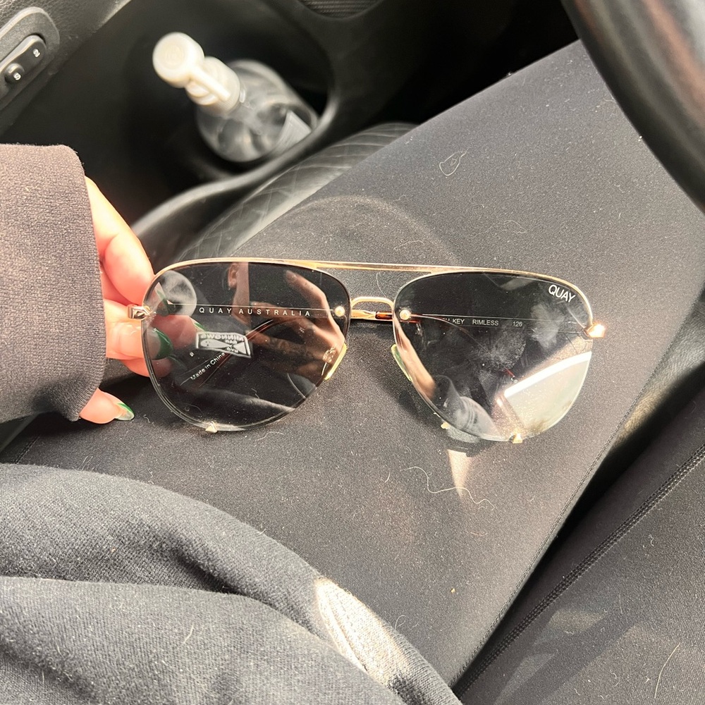 Quay Australia Black/gold “high key” rimless glasses